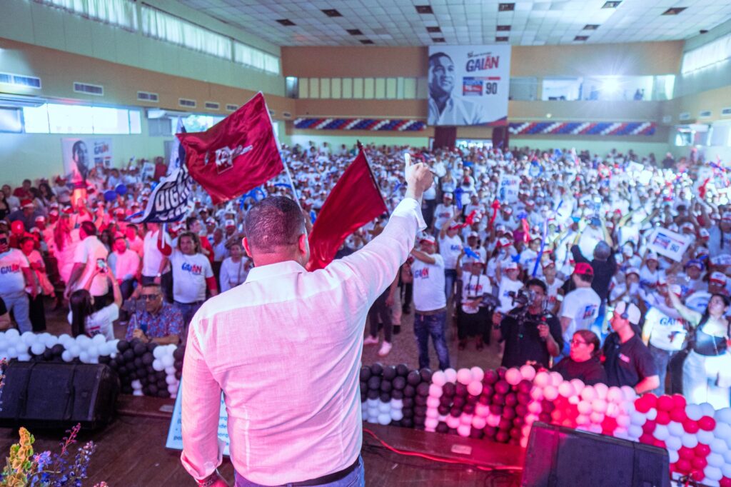 Óscar David Galán lanzó en Barranquilla su campaña al Senado con el respaldo de cerca de 2 mil personas 43 IMG 20251222 WA0016