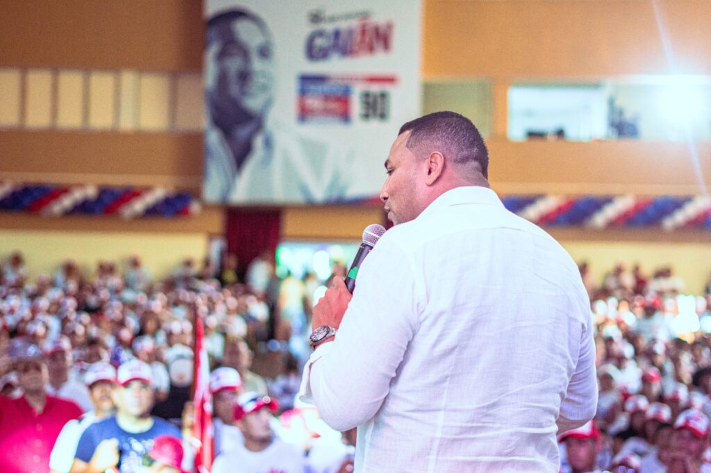 Óscar David Galán lanzó en Barranquilla su campaña al Senado con el respaldo de cerca de 2 mil personas 49 IMG 20251222 WA0021