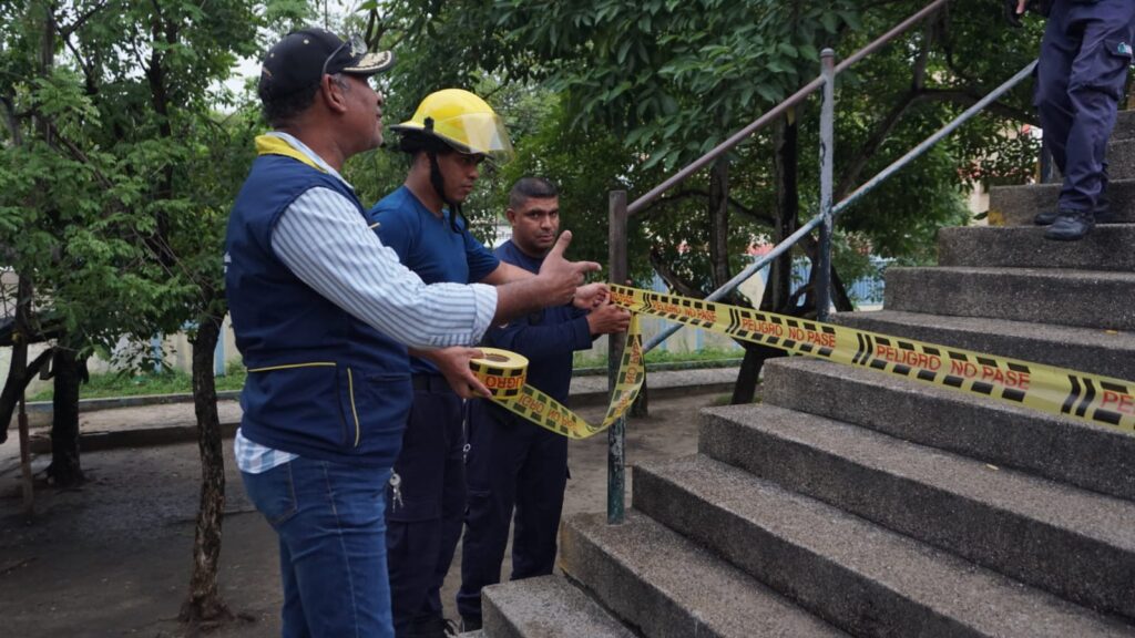 Alcaldía de Soledad reitera intervención urgente del puente peatonal INEM–ITIDA por riesgos a la comunidad educativa 42 IMG 20260127 WA0633