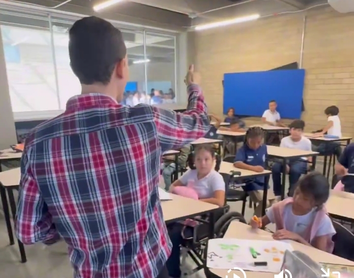 Screenshot 20260209 202120 com twitter android ImmersiveMediaPlayerActivity