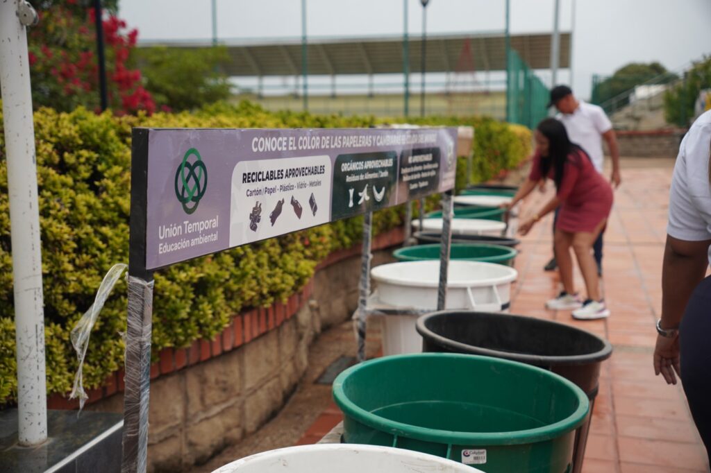 La Gobernación de La Guajira instala 450 puntos ecológicos en los 15 municipios para fortalecer la cultura ambiental 42 IMG 20260407 WA0071