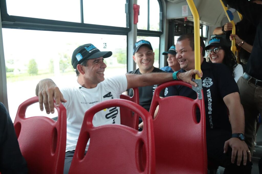 Completamos los primeros 100 buses de la nueva flota del transporte público: alcalde Char 42 Nuevos buses 2