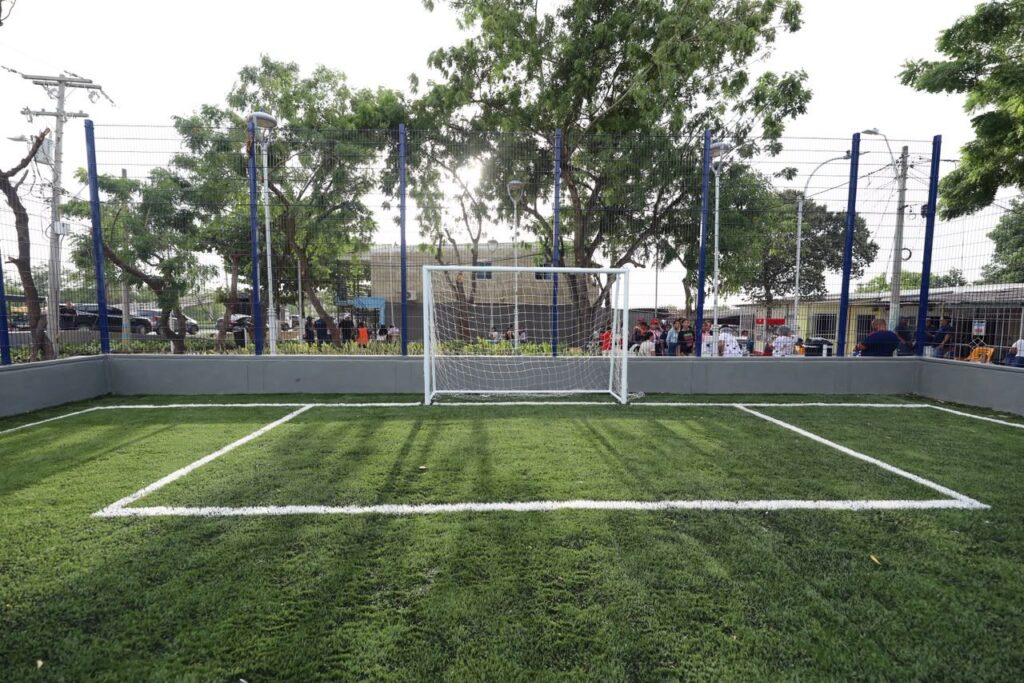 Alcalde Char entrega nuevos espacios para los campeones del futuro en 7 de Abril 42 Cancha parque Milagro 3