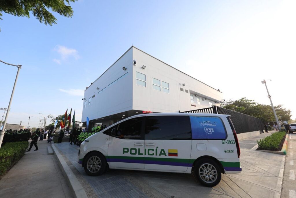 Alcalde Char entrega megaestación de Policía Rebolo 42 Estacion Malecon Rebolo2