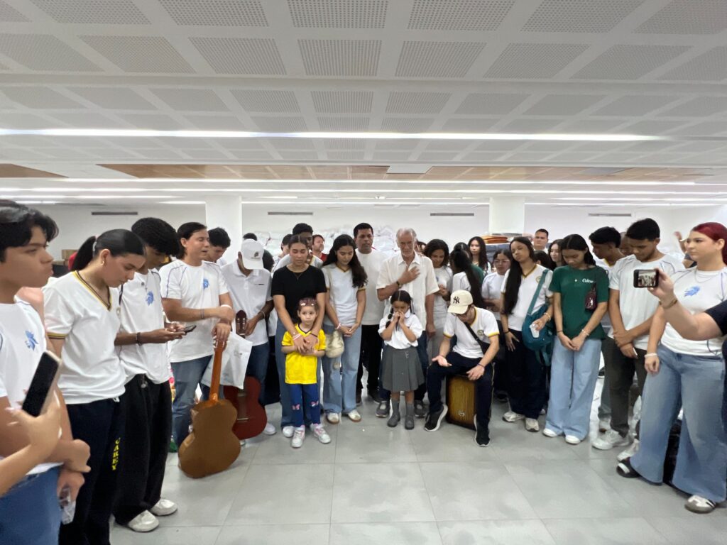 Estudiantes cristianos claman a los atlanticenses para que no declinen en ayudar a los damnificados por el terremoto 42 IMG 20260816 WA0050