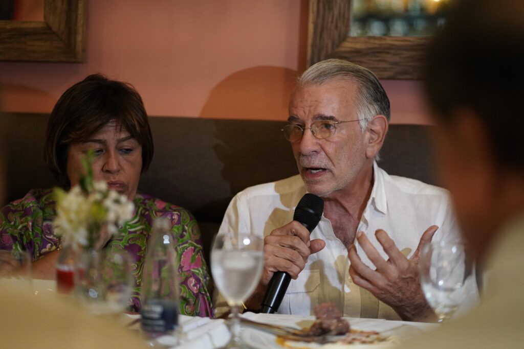 Gobernador Verano propone alianza entre sectores público, privado y banca para promover inversiones en el Caribe 42 IMG 20260903 WA0006