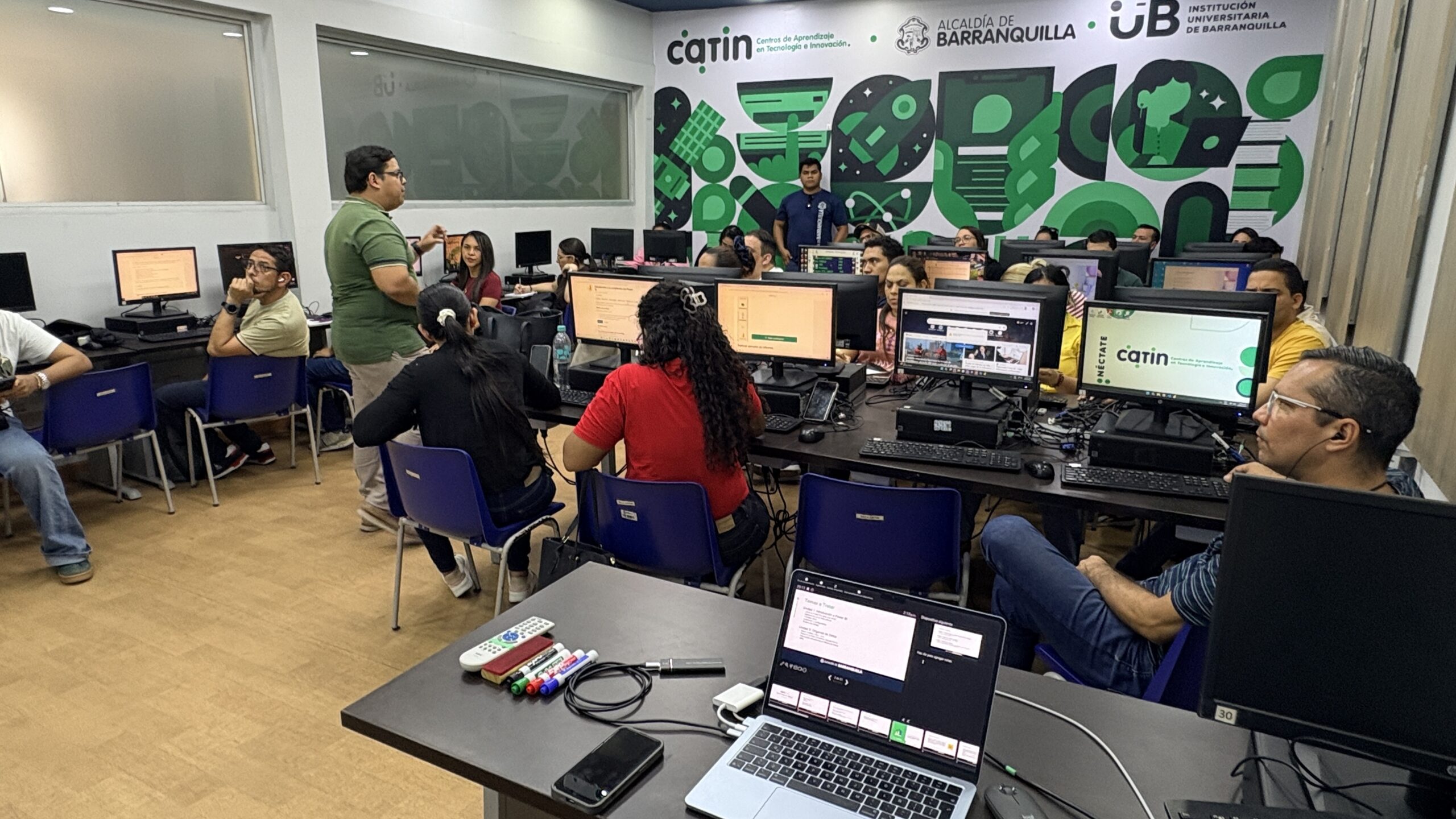 Cursos de tecnología en la noche, una oferta del Distrito para quienes tienen otras ocupaciones de día 42 CATIN 2 scaled
