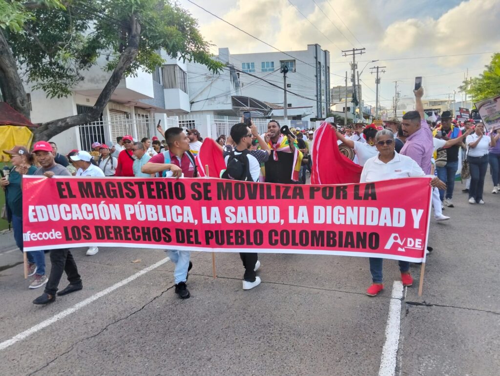¡ADEA y Centrales Obreras tomaron las calles de Barranquilla en defensa de la educación pública y los derechos laborales! 42 IMG 20261015 WA0068