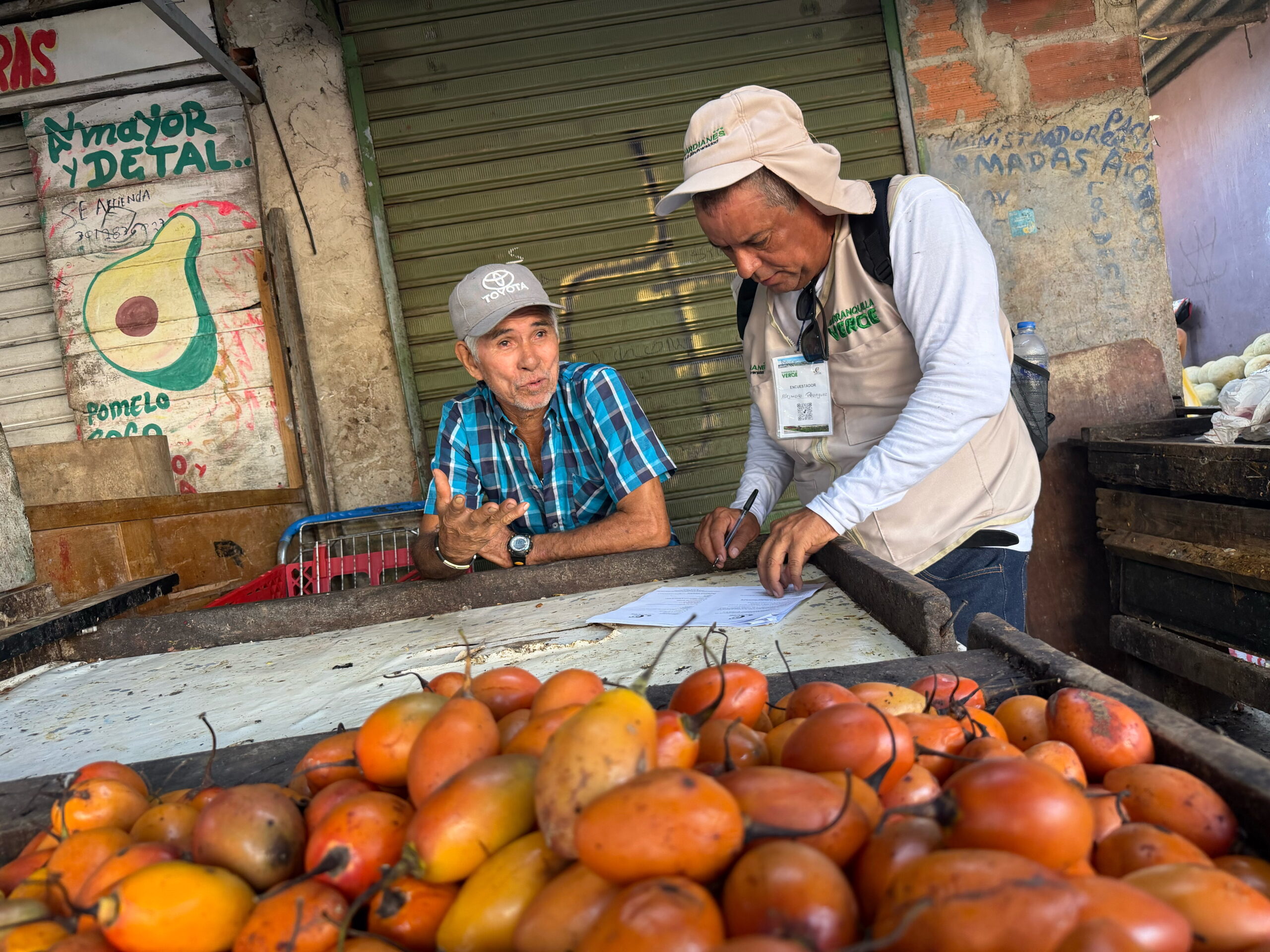 Ciudadanos participaron en encuesta que ayudará a mejorar las prácticas ambientales en el centro y mercados de Barranquilla 42 copy F675013A AC0A 47A8 97E6 8D9210B10940 1 scaled
